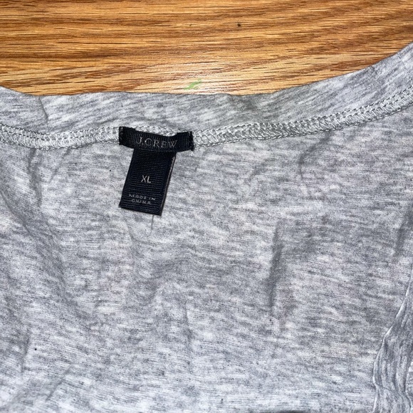 J Crew ruffle bottom T-shirt - Picture 2 of 4